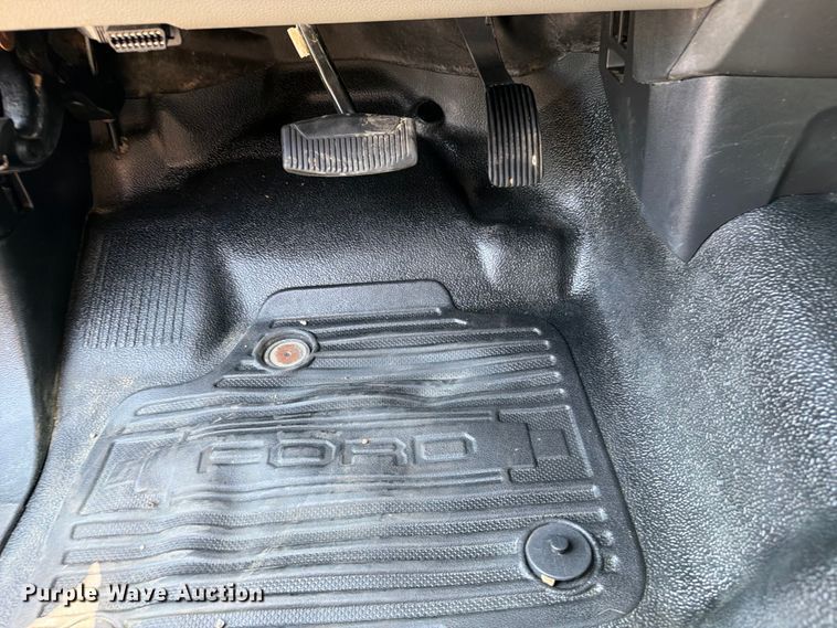 image for item EG9309 2017 Ford F250 Super Duty Ext. Cab utility bed pickup truck