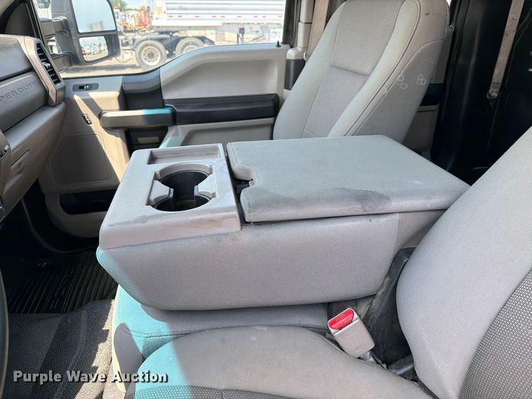 image for item EG9309 2017 Ford F250 Super Duty Ext. Cab utility bed pickup truck