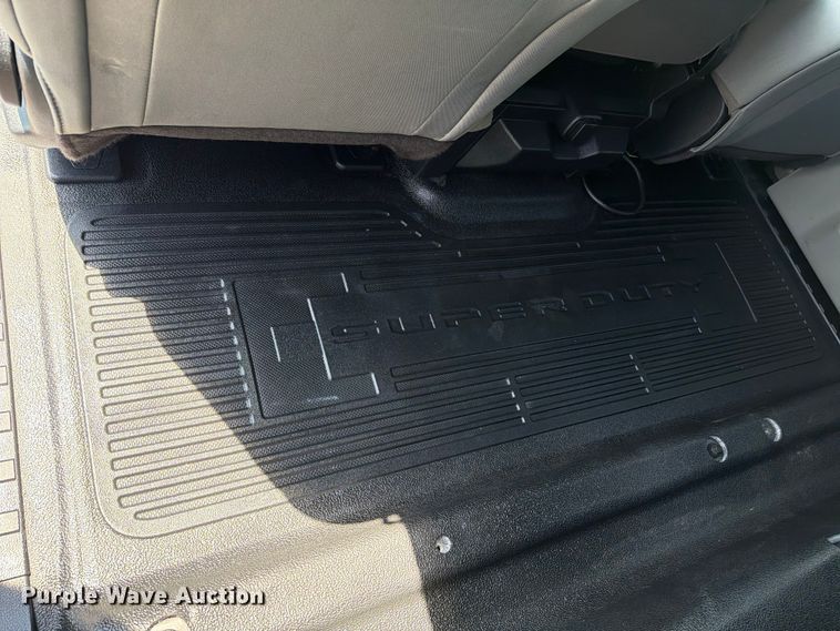 image for item EG9309 2017 Ford F250 Super Duty Ext. Cab utility bed pickup truck