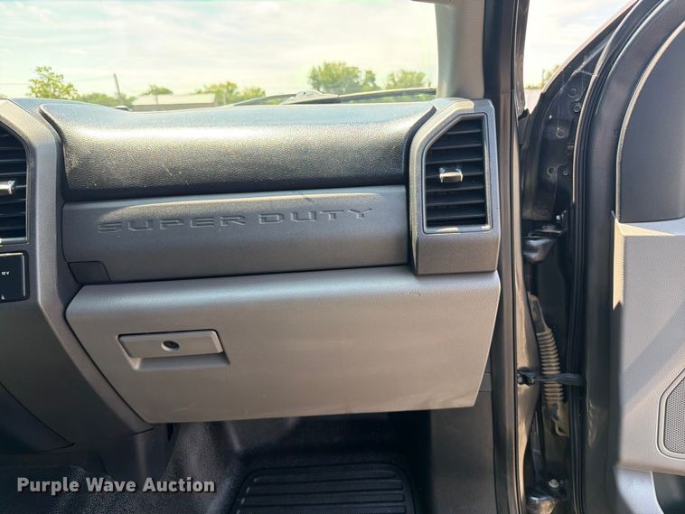 image for item EG9309 2017 Ford F250 Super Duty Ext. Cab utility bed pickup truck