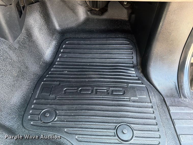 image for item EG9309 2017 Ford F250 Super Duty Ext. Cab utility bed pickup truck