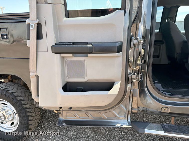 image for item EG9309 2017 Ford F250 Super Duty Ext. Cab utility bed pickup truck