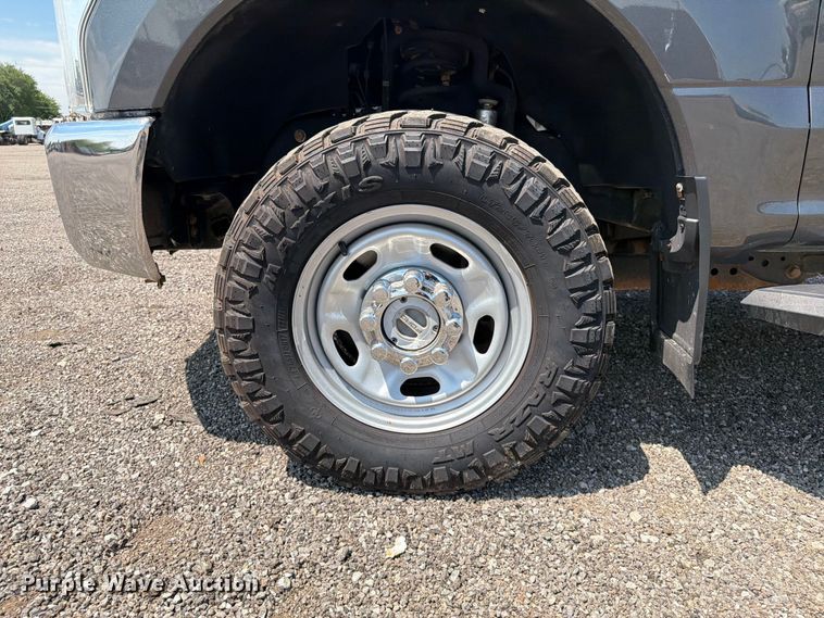image for item EG9309 2017 Ford F250 Super Duty Ext. Cab utility bed pickup truck
