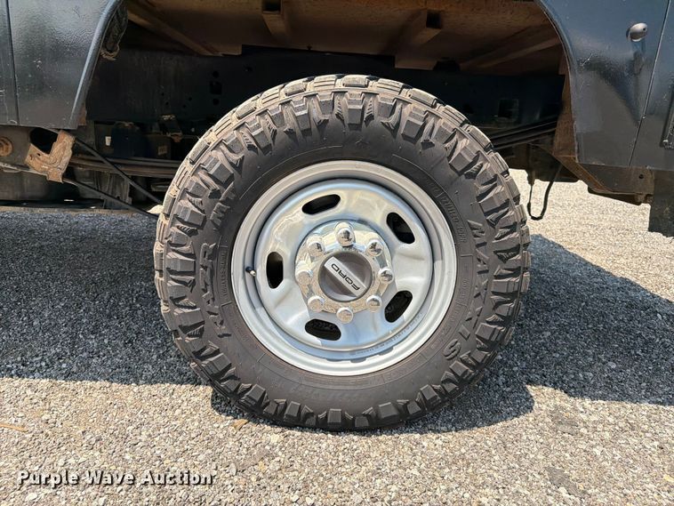 image for item EG9309 2017 Ford F250 Super Duty Ext. Cab utility bed pickup truck