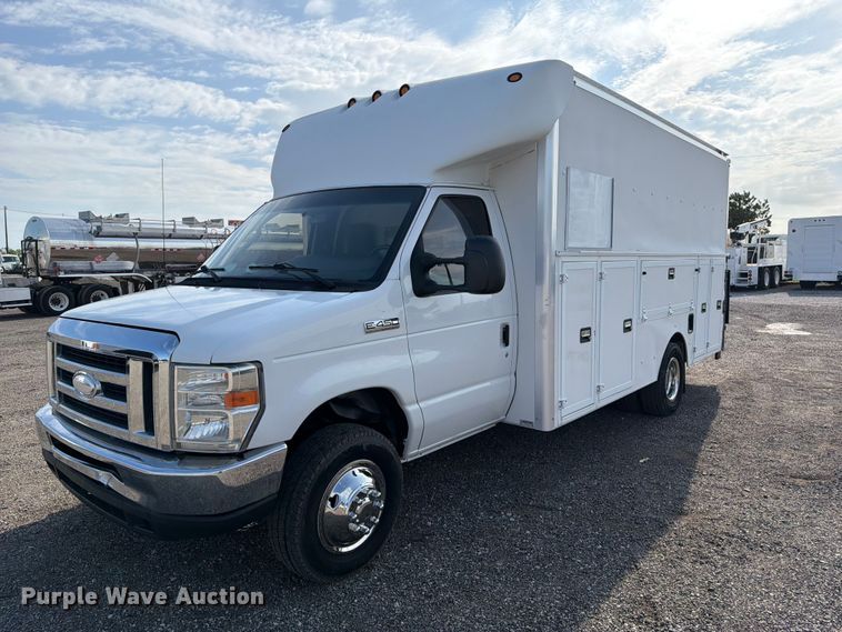 2014 Ford E450 Super Duty box truck
