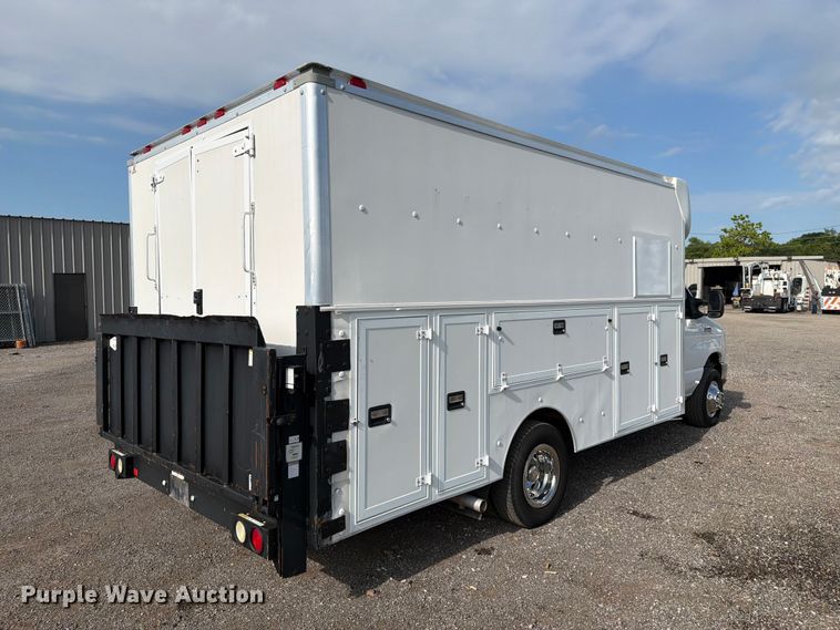 image for item EG9313 2014 Ford E450 Super Duty box truck