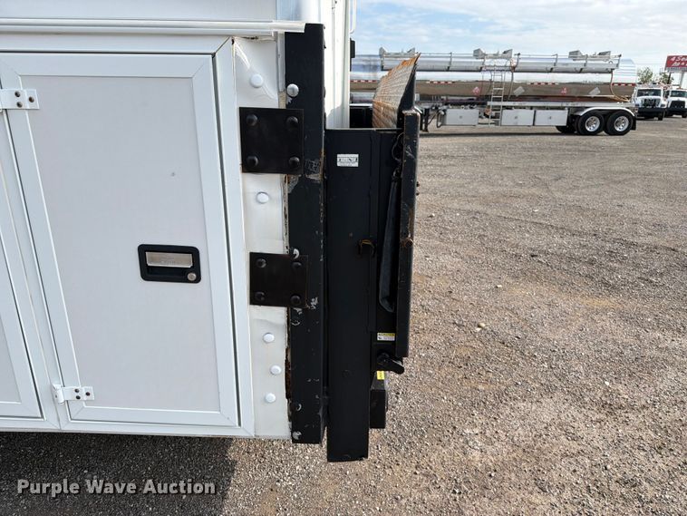 image for item EG9313 2014 Ford E450 Super Duty box truck