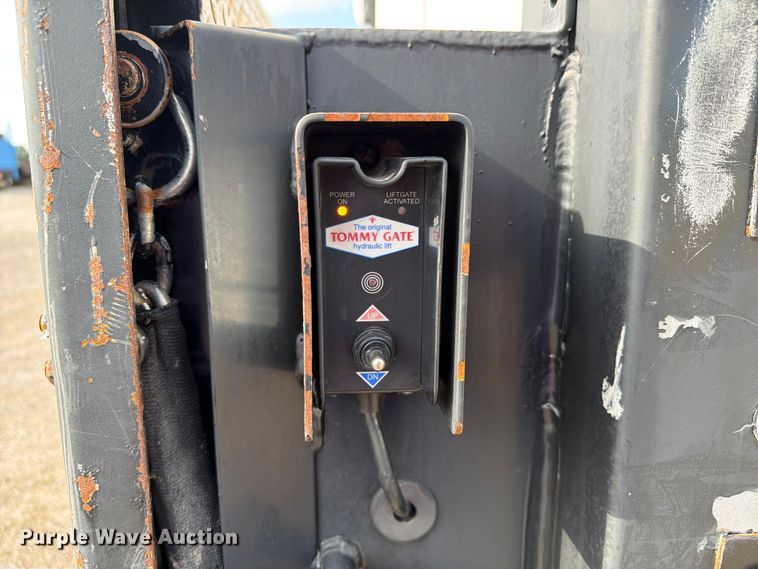 image for item EG9313 2014 Ford E450 Super Duty box truck