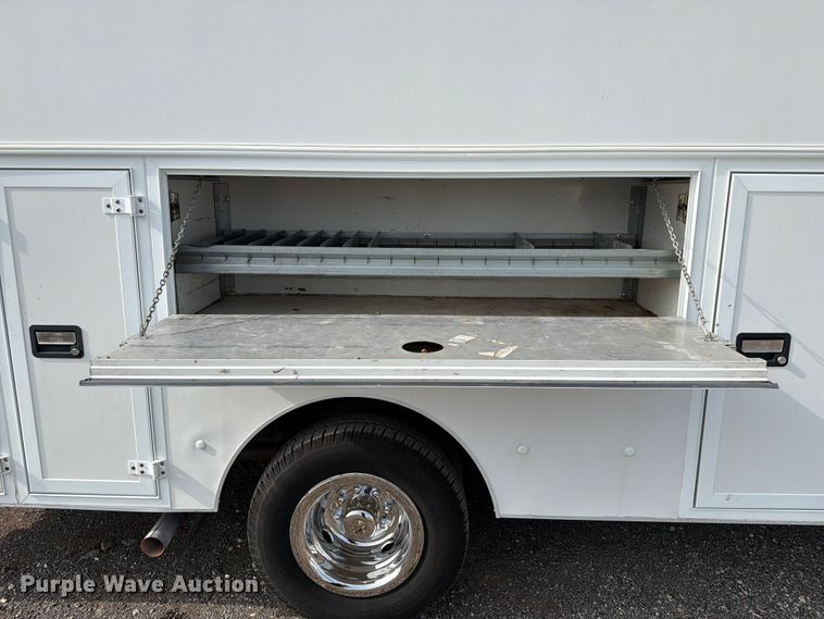 image for item EG9313 2014 Ford E450 Super Duty box truck