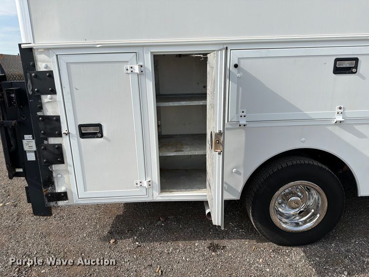 image for item EG9313 2014 Ford E450 Super Duty box truck