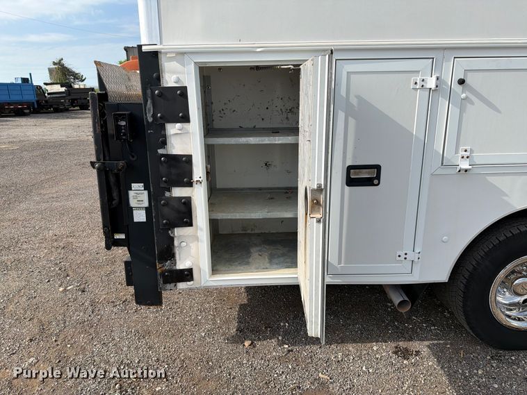 image for item EG9313 2014 Ford E450 Super Duty box truck
