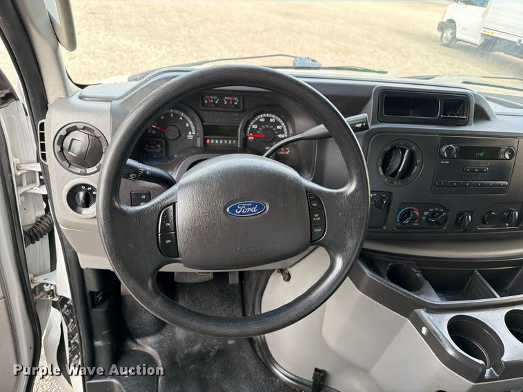 image for item EG9313 2014 Ford E450 Super Duty box truck
