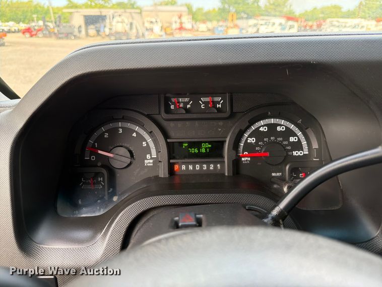 image for item EG9313 2014 Ford E450 Super Duty box truck