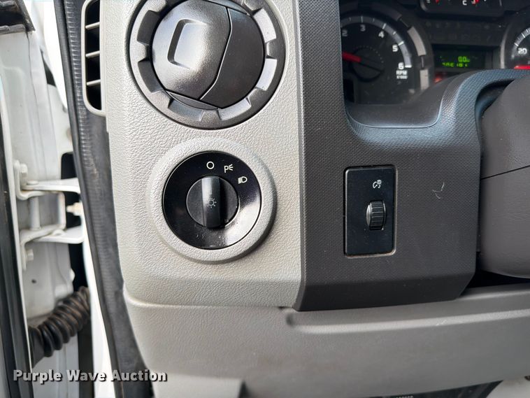 image for item EG9313 2014 Ford E450 Super Duty box truck