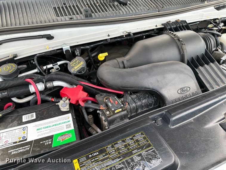 image for item EG9313 2014 Ford E450 Super Duty box truck