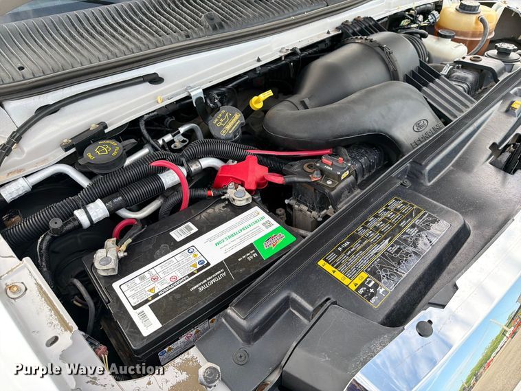 image for item EG9313 2014 Ford E450 Super Duty box truck