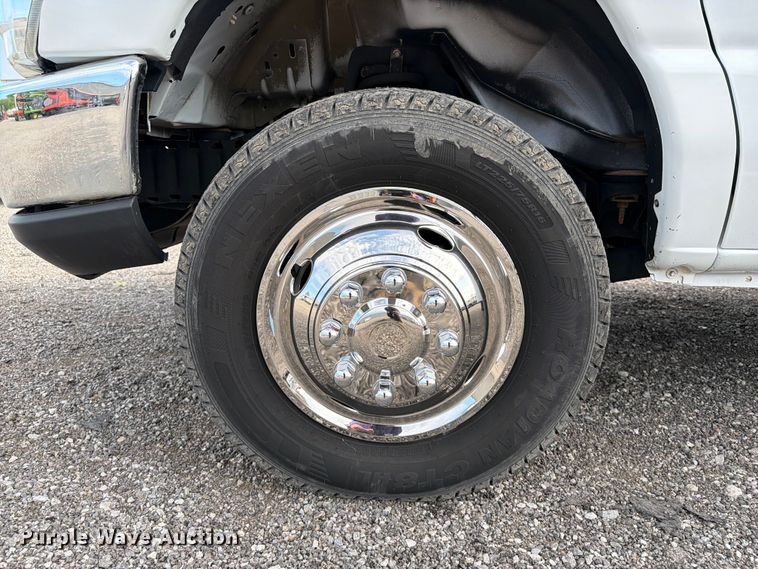 image for item EG9313 2014 Ford E450 Super Duty box truck