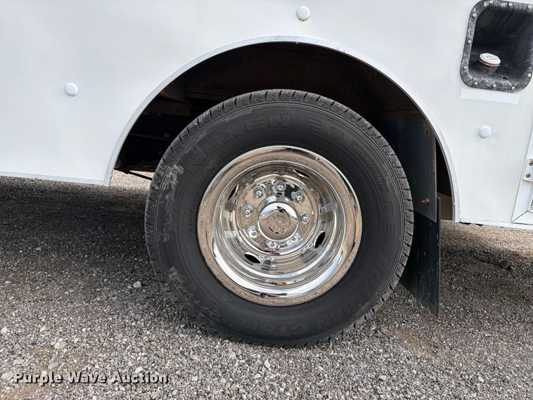 image for item EG9313 2014 Ford E450 Super Duty box truck