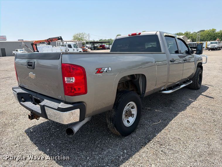 image for item EG9332 2008 Chevrolet Silverado 3500HD Crew Cab pickup truck