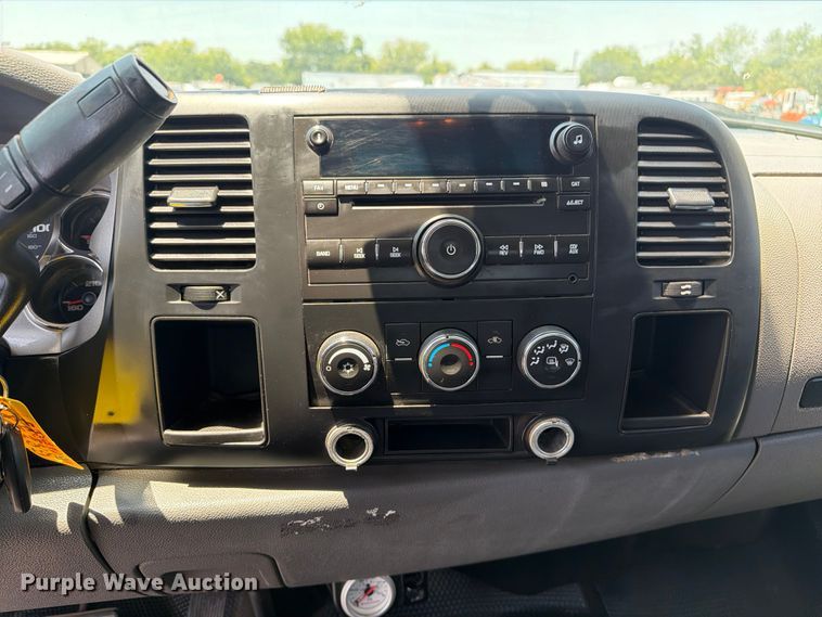 image for item EG9332 2008 Chevrolet Silverado 3500HD Crew Cab pickup truck