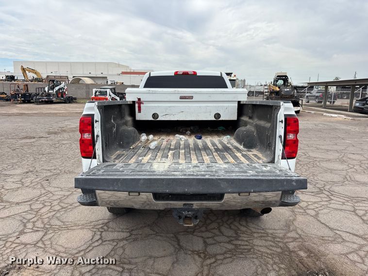 image for item EL2607 2019 Chevrolet Silverado 2500HD Ext. Cab pickup truck