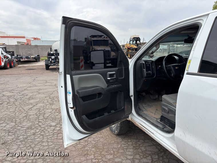 image for item EL2607 2019 Chevrolet Silverado 2500HD Ext. Cab pickup truck