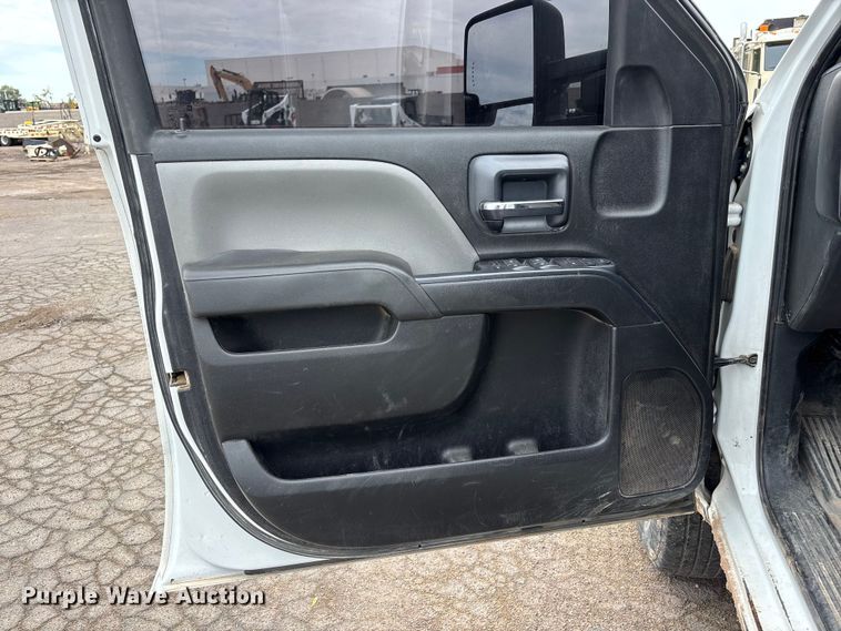 image for item EL2607 2019 Chevrolet Silverado 2500HD Ext. Cab pickup truck
