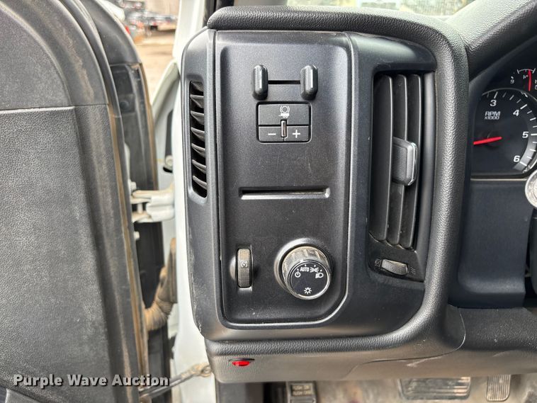 image for item EL2607 2019 Chevrolet Silverado 2500HD Ext. Cab pickup truck