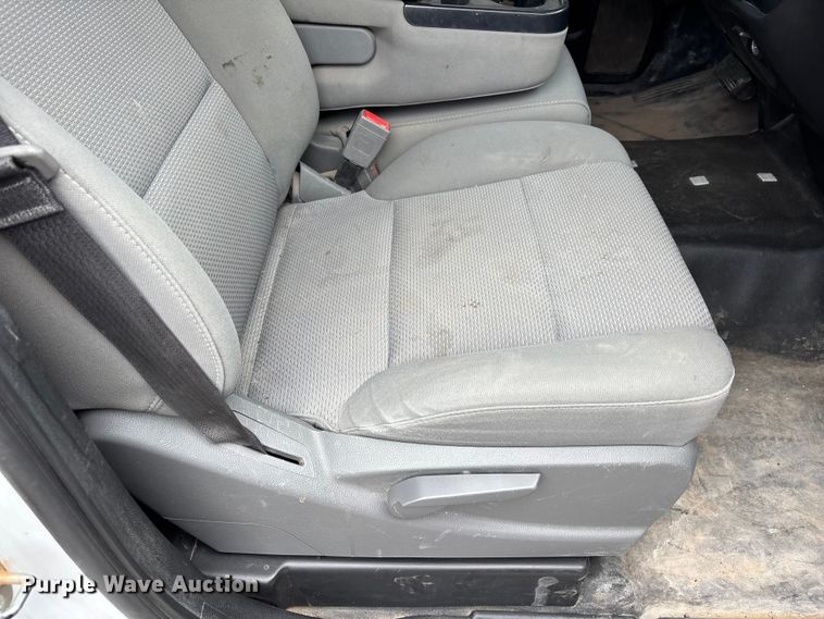 image for item EL2607 2019 Chevrolet Silverado 2500HD Ext. Cab pickup truck