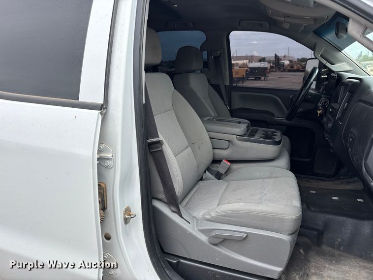 image for item EL2607 2019 Chevrolet Silverado 2500HD Ext. Cab pickup truck