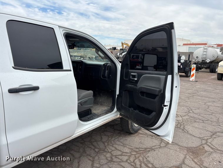image for item EL2607 2019 Chevrolet Silverado 2500HD Ext. Cab pickup truck
