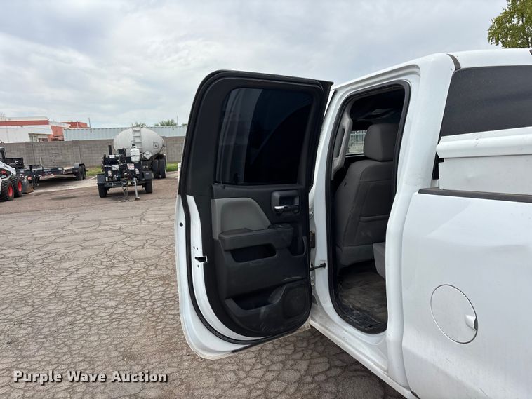 image for item EL2607 2019 Chevrolet Silverado 2500HD Ext. Cab pickup truck