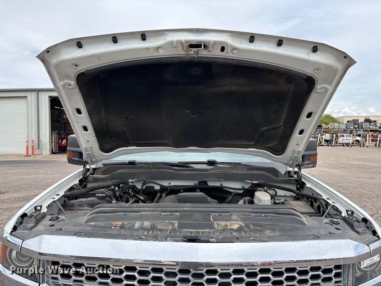 image for item EL2607 2019 Chevrolet Silverado 2500HD Ext. Cab pickup truck