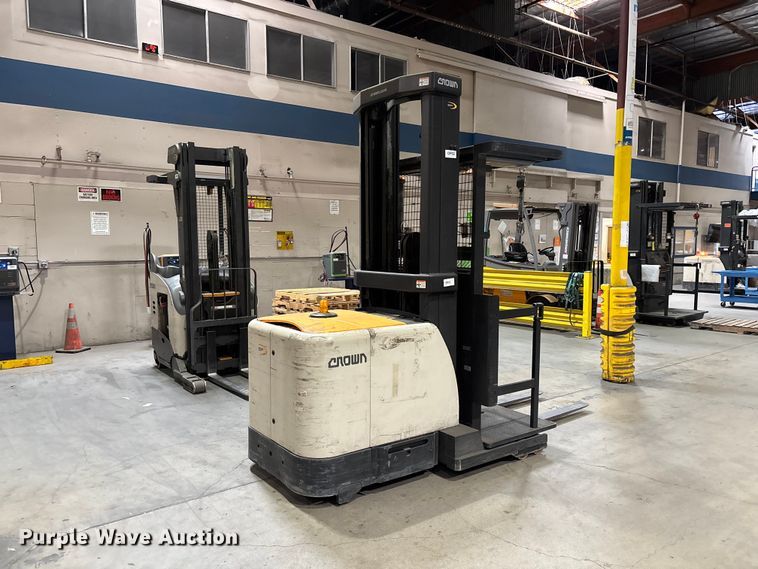image for item EL2613 2016 Crown SP4020-30 order picker