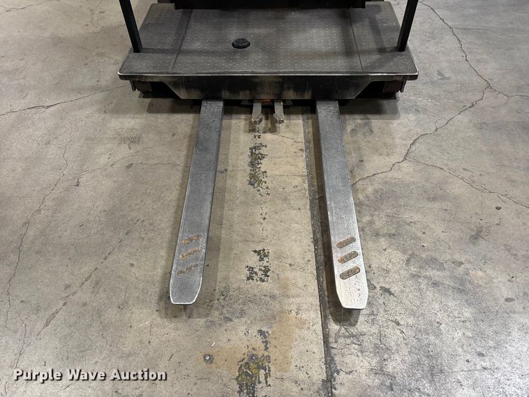 image for item EL2613 2016 Crown SP4020-30 order picker