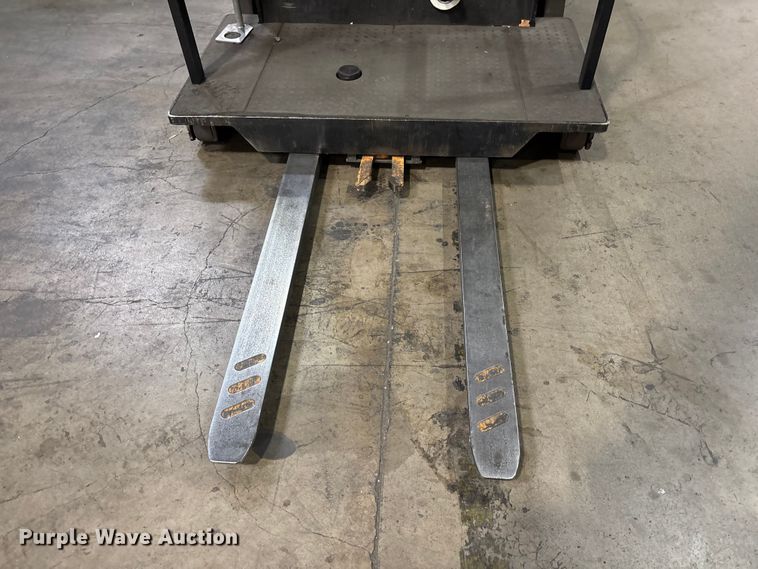 image for item EL2614 2016 Crown SP4020-30 order picker