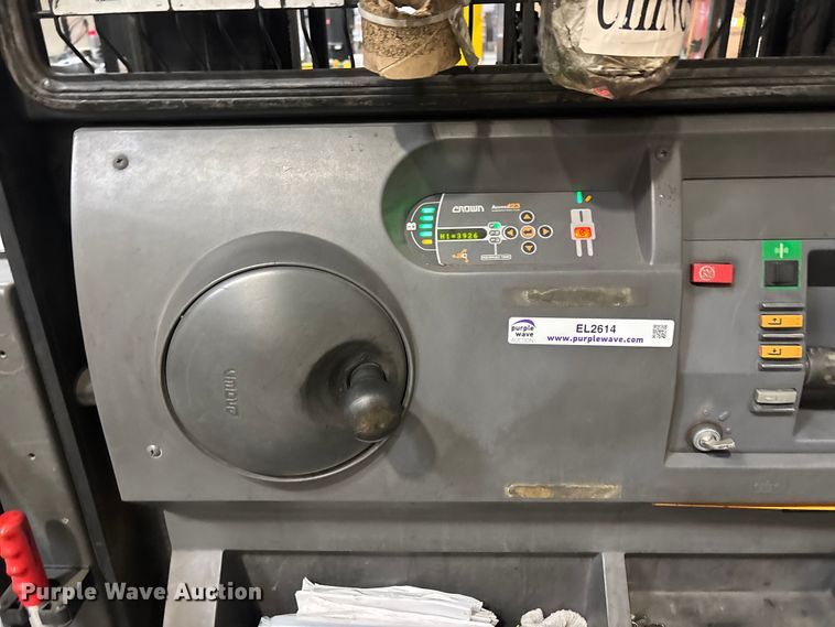 image for item EL2614 2016 Crown SP4020-30 order picker