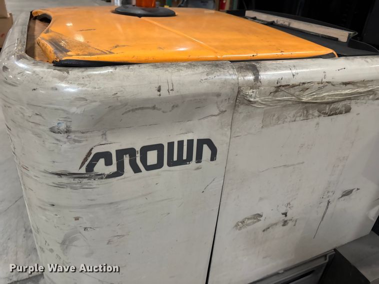 image for item EL2614 2016 Crown SP4020-30 order picker