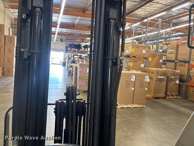 image for item EL2615 2017 UniCarriers CFS40 forklift