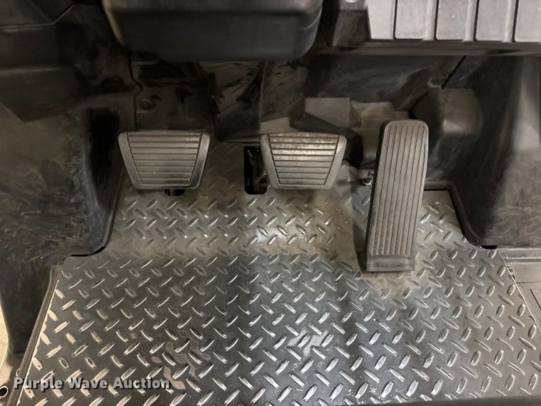 image for item EL2615 2017 UniCarriers CFS40 forklift