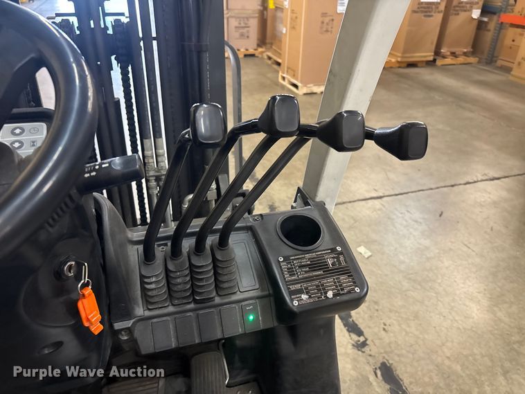 image for item EL2615 2017 UniCarriers CFS40 forklift