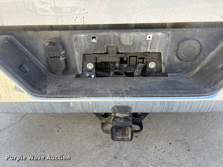 image for item EL2617 2020 Chevrolet Silverado 1500 Crew Cab pickup truck