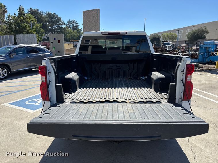 image for item EL2617 2020 Chevrolet Silverado 1500 Crew Cab pickup truck