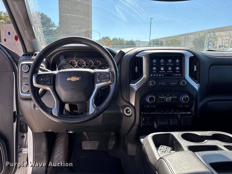 image for item EL2617 2020 Chevrolet Silverado 1500 Crew Cab pickup truck