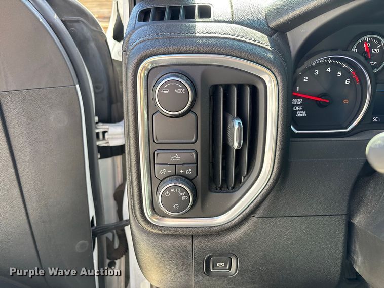 image for item EL2617 2020 Chevrolet Silverado 1500 Crew Cab pickup truck