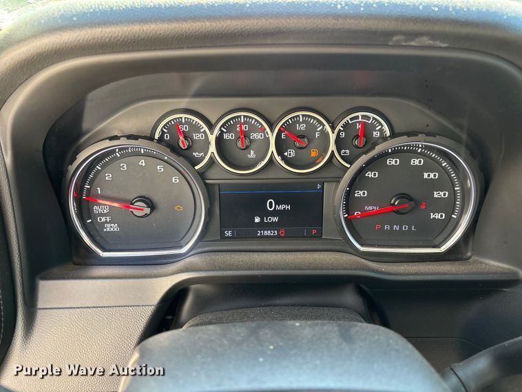 image for item EL2617 2020 Chevrolet Silverado 1500 Crew Cab pickup truck