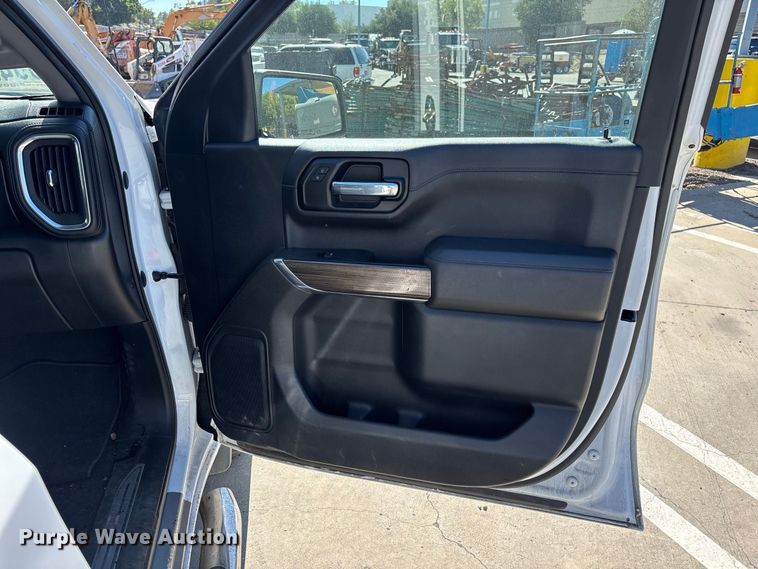 image for item EL2617 2020 Chevrolet Silverado 1500 Crew Cab pickup truck