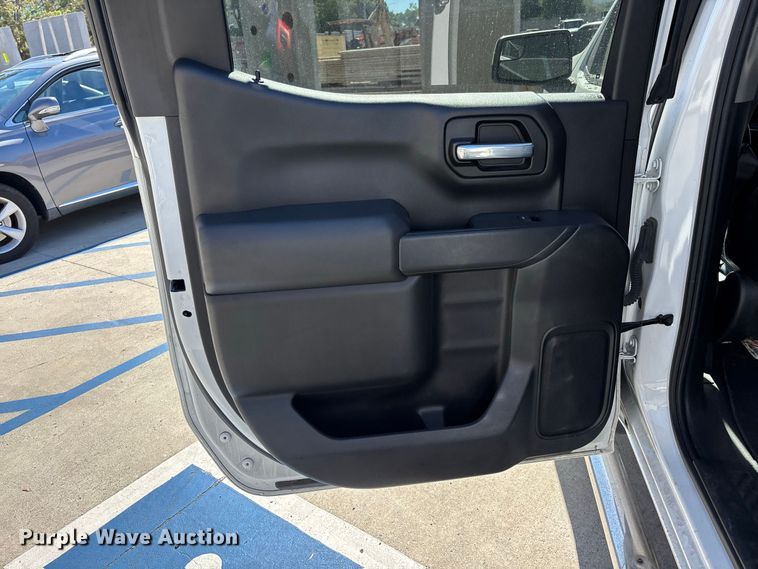 image for item EL2617 2020 Chevrolet Silverado 1500 Crew Cab pickup truck