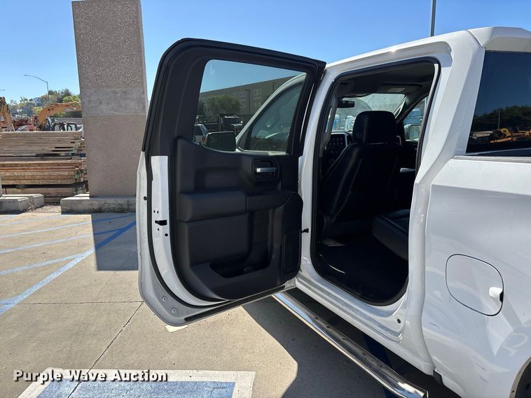 image for item EL2617 2020 Chevrolet Silverado 1500 Crew Cab pickup truck