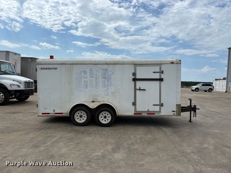 image for item EO4483 2009 Roadmaster enclosed cargo trailer